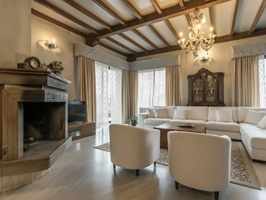 Immagine 16 di Villa in vendita  in Via Don Nazzaro Villa 26 a Capriate San Gervasio