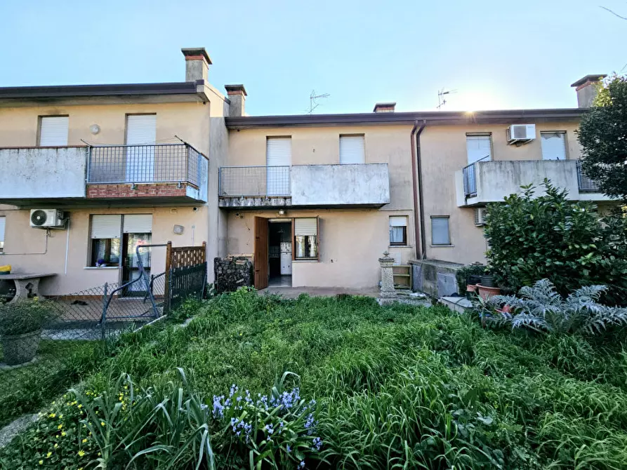 Immagine 10 di Villetta a schiera in vendita  in VIA FINALE a Villa Estense