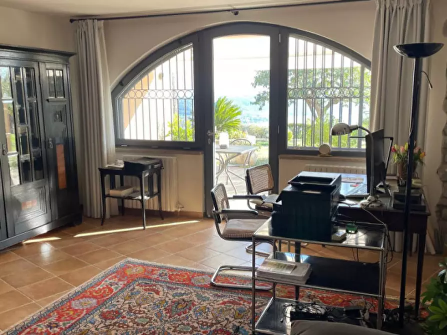 Immagine 16 di Villa in vendita  a Passignano Sul Trasimeno