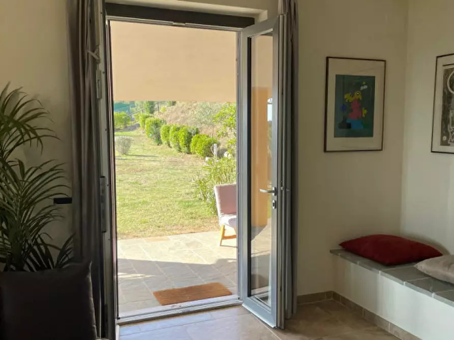 Immagine 19 di Villa in vendita  a Passignano Sul Trasimeno