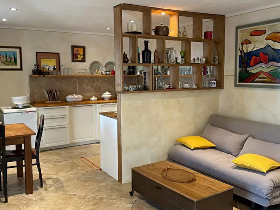 Immagine 22 di Villa in vendita  a Passignano Sul Trasimeno