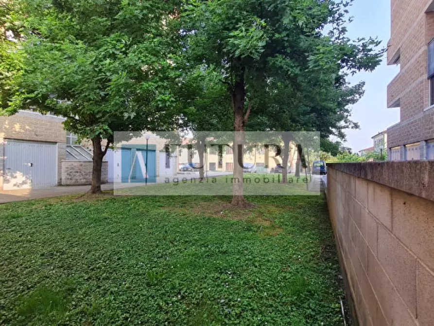 Immagine 11 di Appartamento in vendita  in Via Battaglione Monte Baldo, 26 a Vicenza