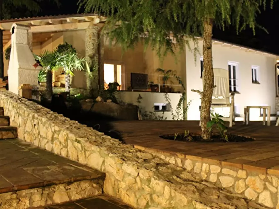 Immagine 1 di Villa in vendita  a Perugia