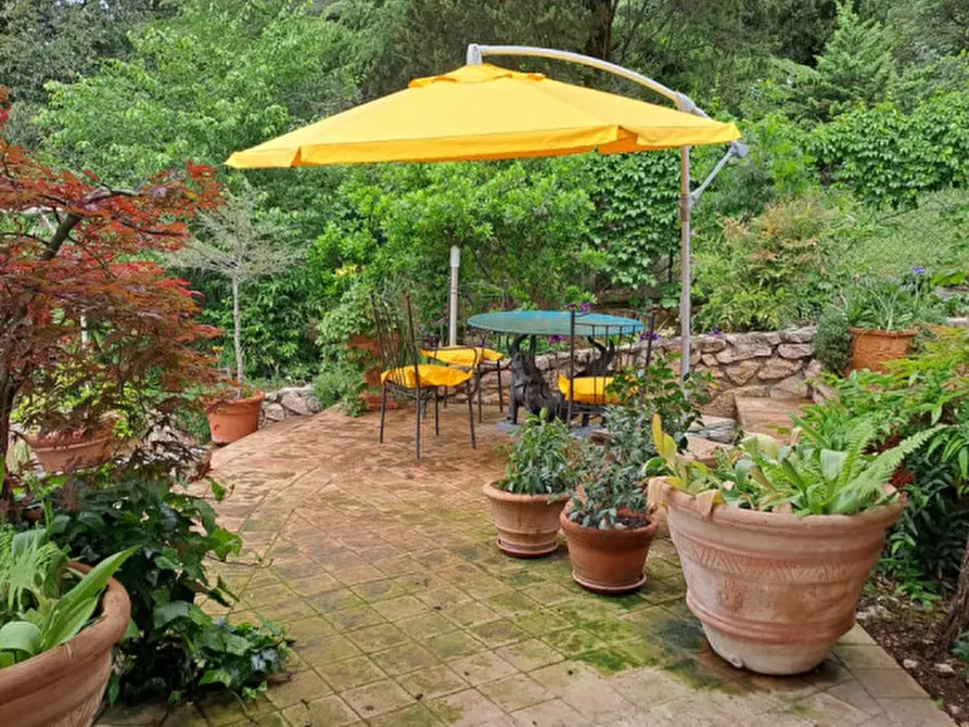 Immagine 3 di Villa in vendita  a Perugia