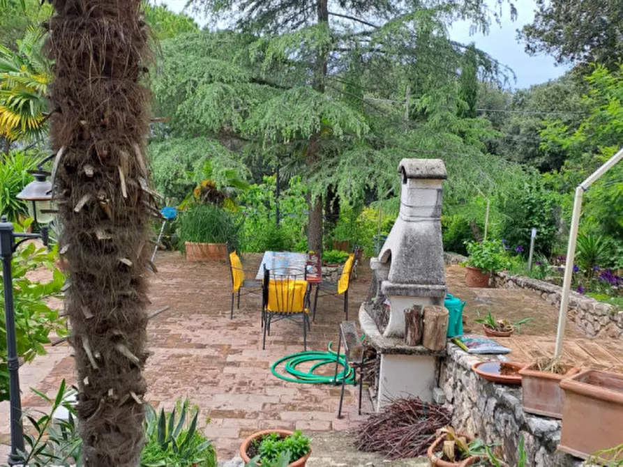 Immagine 5 di Villa in vendita  a Perugia