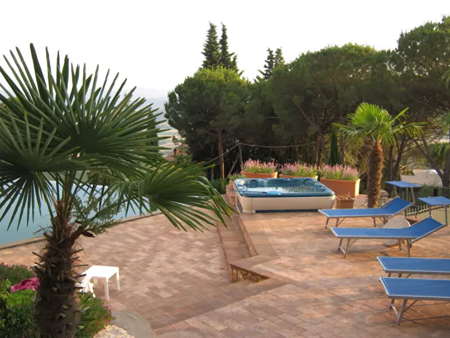 Immagine 11 di Villa in vendita  a Perugia