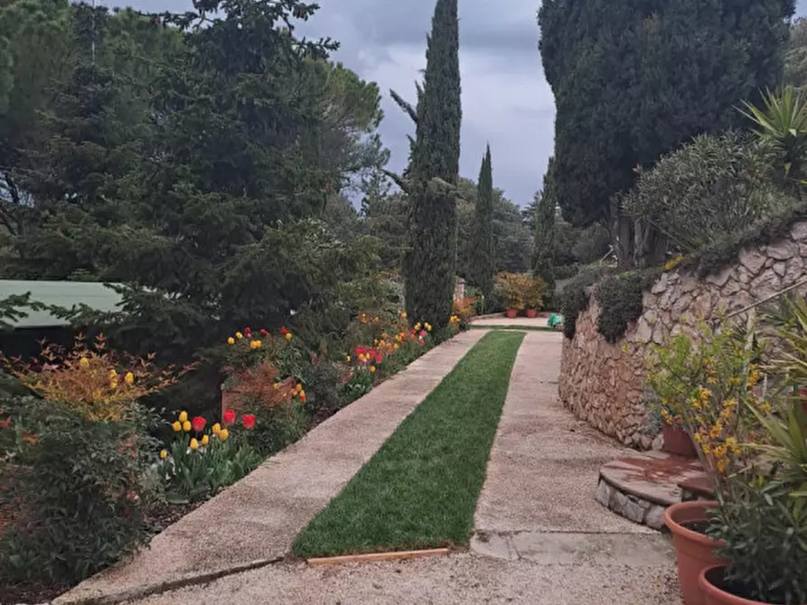 Immagine 40 di Villa in vendita  a Perugia