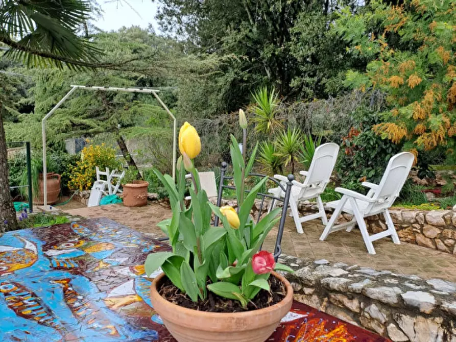 Immagine 42 di Villa in vendita  a Perugia