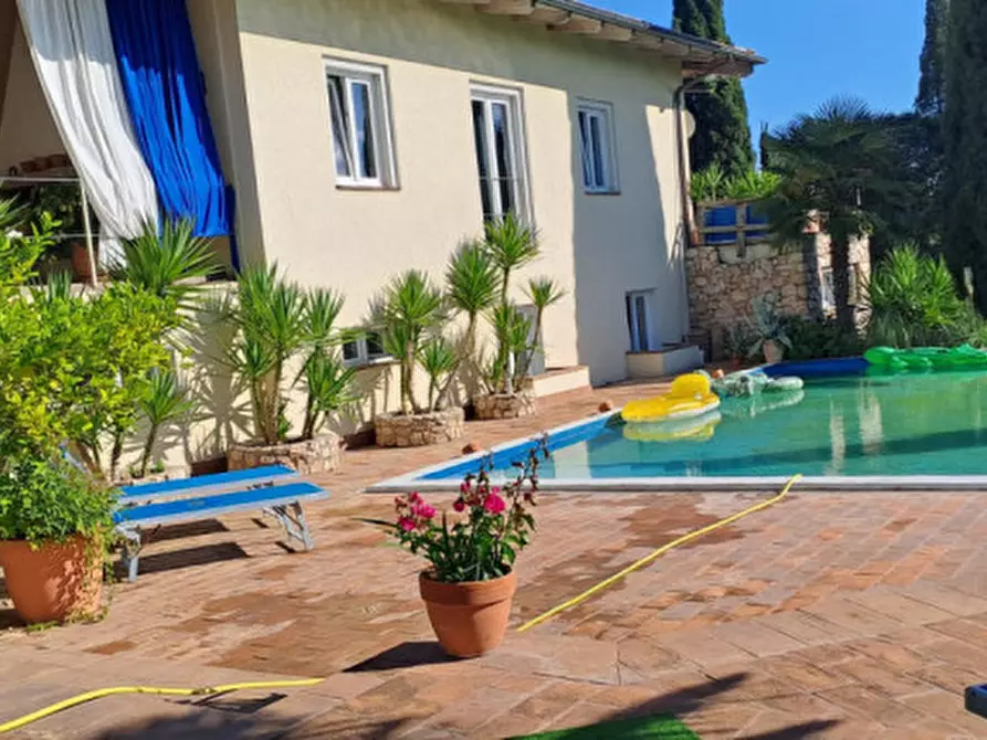 Immagine 47 di Villa in vendita  a Perugia