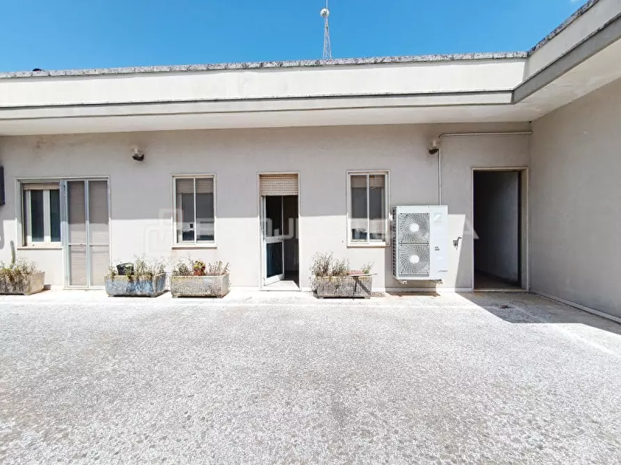Immagine 21 di Appartamento in vendita  in Via Vincenzo Consiglio 1 a Maglie