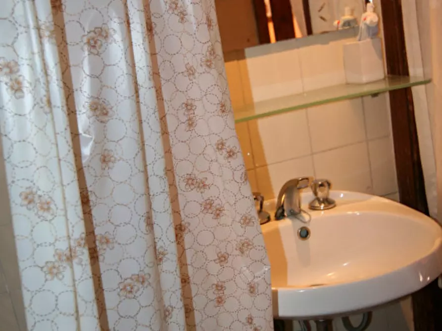 Immagine 8 di Casa indipendente in vendita  a Sinalunga