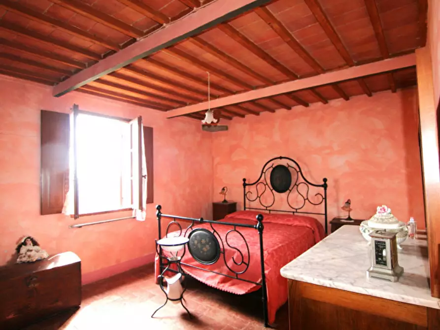 Immagine 37 di Casa indipendente in vendita  a Sinalunga