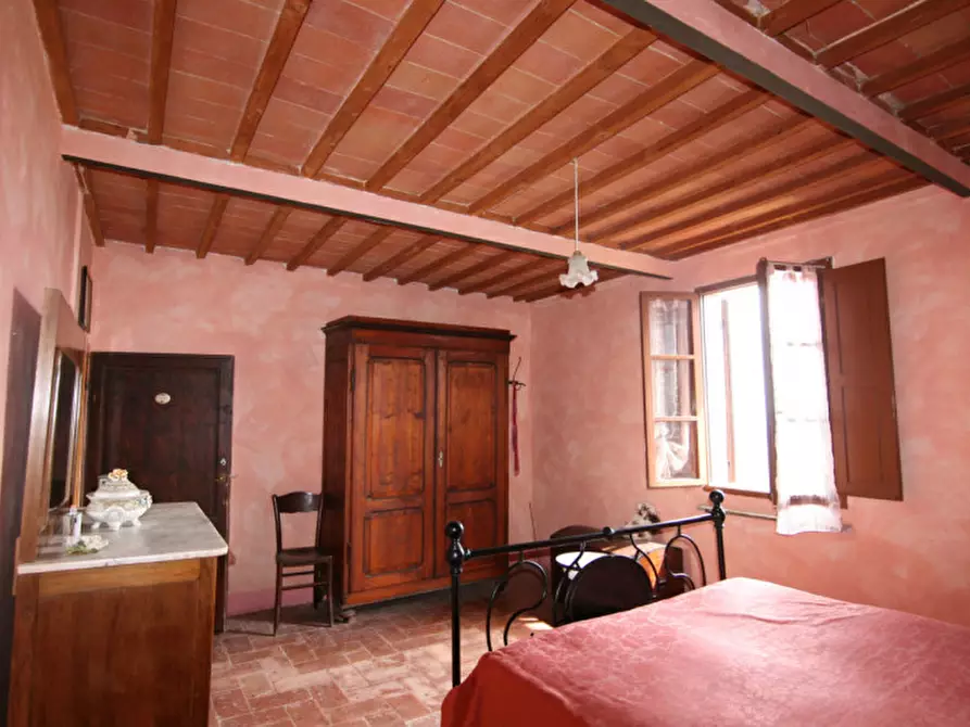Immagine 38 di Casa indipendente in vendita  a Sinalunga