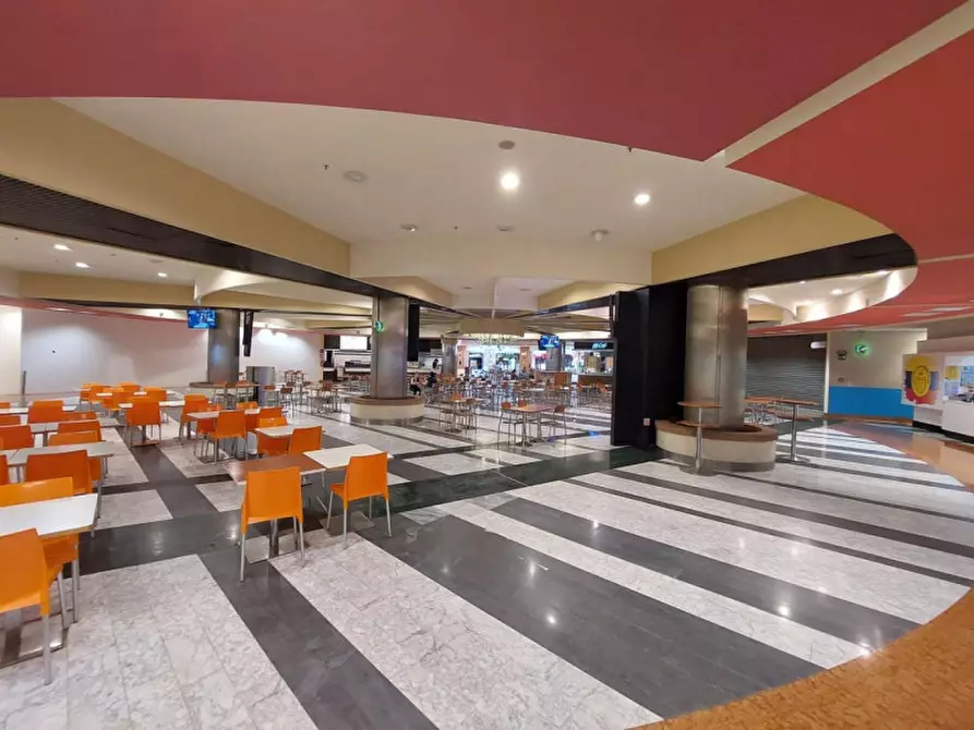 Immagine 14 di Negozio in vendita  in via Padana Superiore, N. 154 a Bellinzago Lombardo