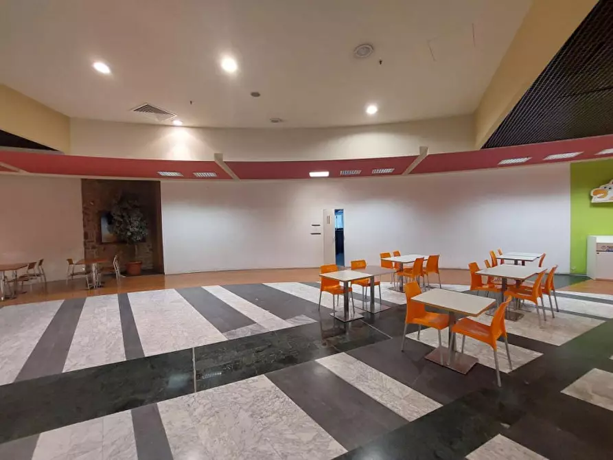 Immagine 17 di Negozio in vendita  in via Padana Superiore, N. 154 a Bellinzago Lombardo