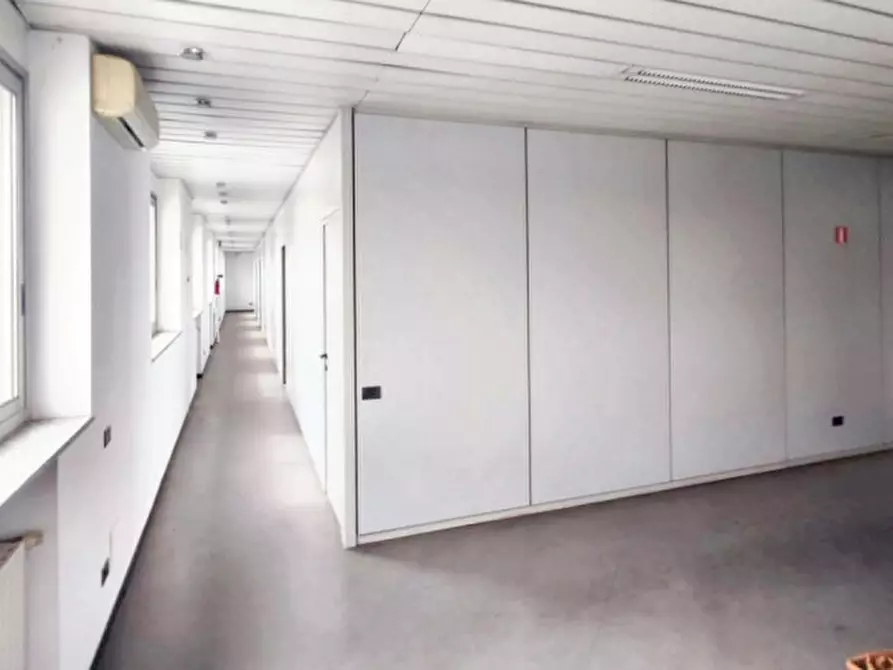 Immagine 2 di Ufficio in vendita  in Via Boccaccio, N. 27 a Trezzano Sul Naviglio