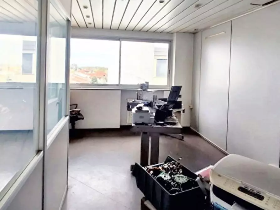 Immagine 9 di Ufficio in vendita  in Via Boccaccio, N. 27 a Trezzano Sul Naviglio