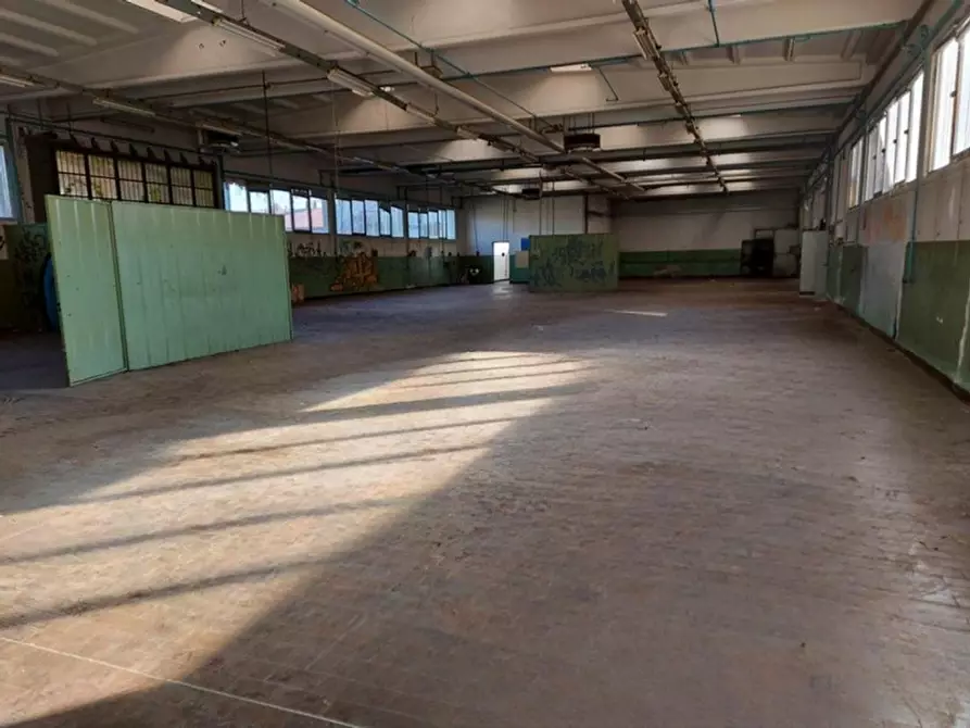 Immagine 11 di Capannone industriale in vendita  in via Monte Santo, N. 9 a Carnago