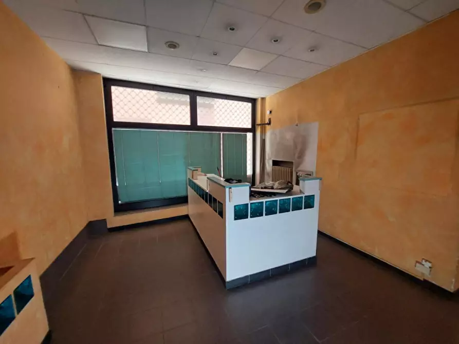 Immagine 11 di Negozio in vendita  in Corso Giovecca, N. 80 a Ferrara
