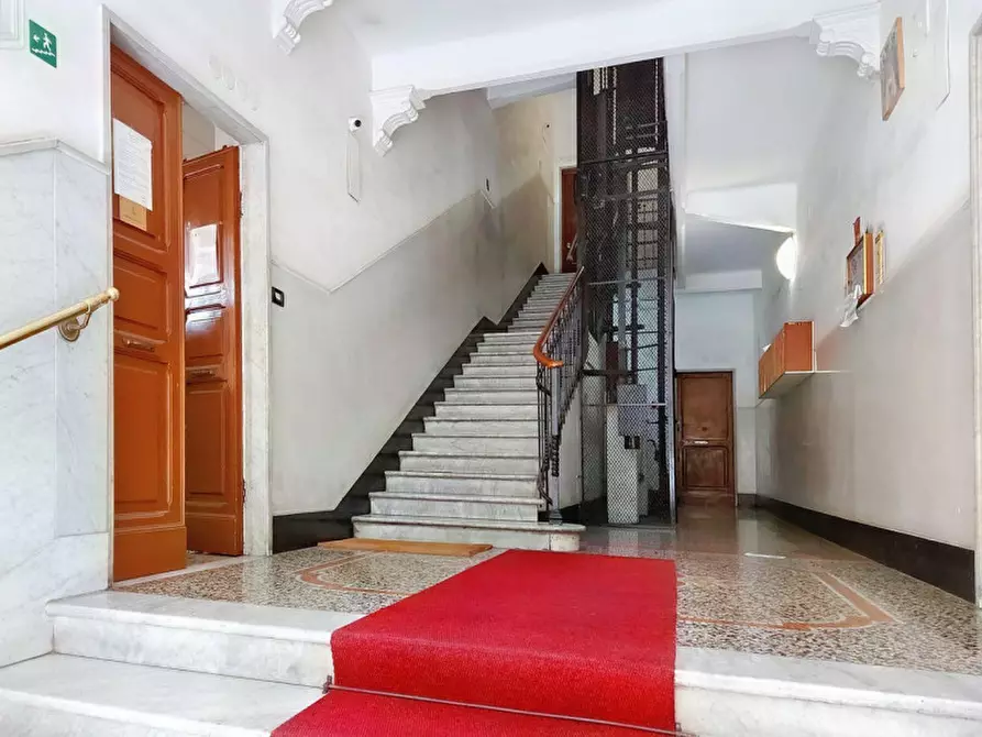 Immagine 3 di Ufficio in vendita  in Corso Sardegna, N. 74 a Genova
