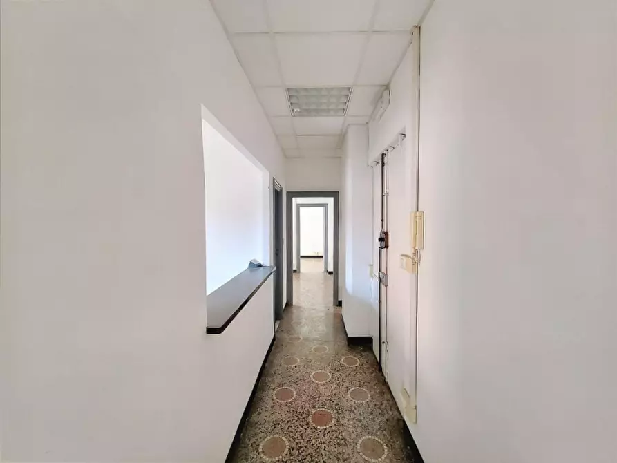 Immagine 6 di Ufficio in vendita  in Corso Sardegna, N. 74 a Genova