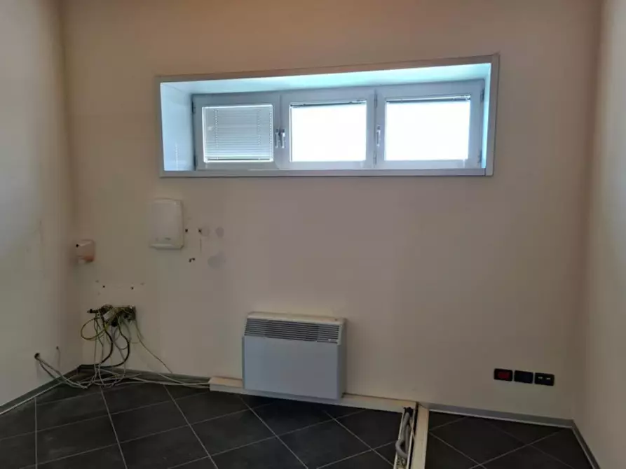 Immagine 8 di Negozio in vendita  in via Ugo Ruberti, N. snc a Quistello