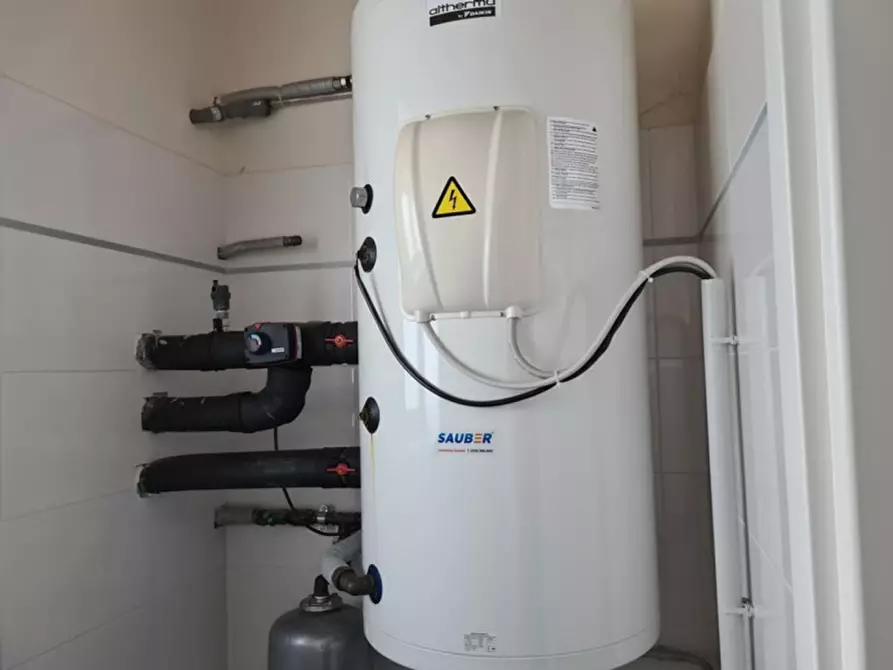 Immagine 16 di Negozio in vendita  in via Ugo Ruberti, N. snc a Quistello