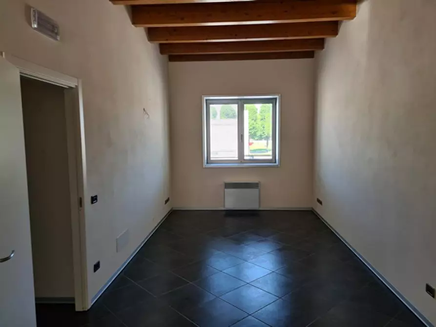 Immagine 26 di Negozio in vendita  in via Ugo Ruberti, N. snc a Quistello