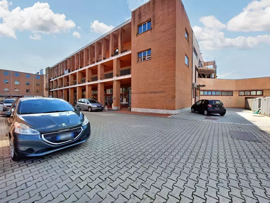 Immagine 12 di Ufficio in vendita  in Via Cesare Aroldi, N. 44 a Viadana