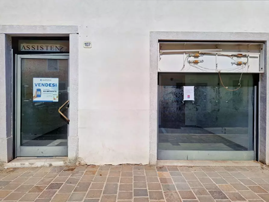 Immagine 6 di Negozio in vendita  in Via Tiberio Deciani, N. 111 a Udine