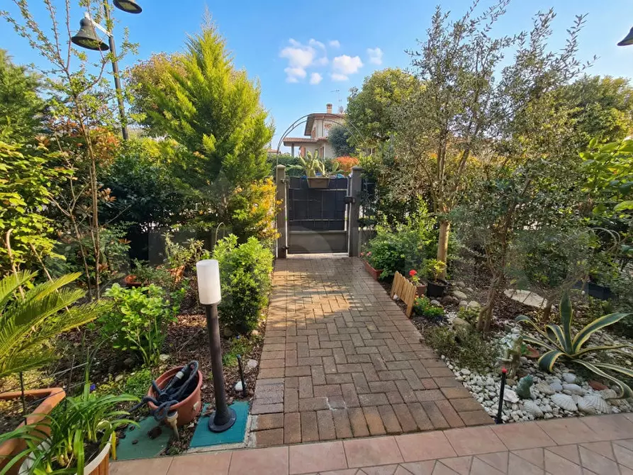 Immagine 3 di Appartamento in vendita  in via cavriana 4 a Pozzolengo