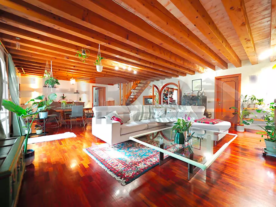 Immagine 4 di Casa indipendente in vendita  in Via Guizzetti a Casier