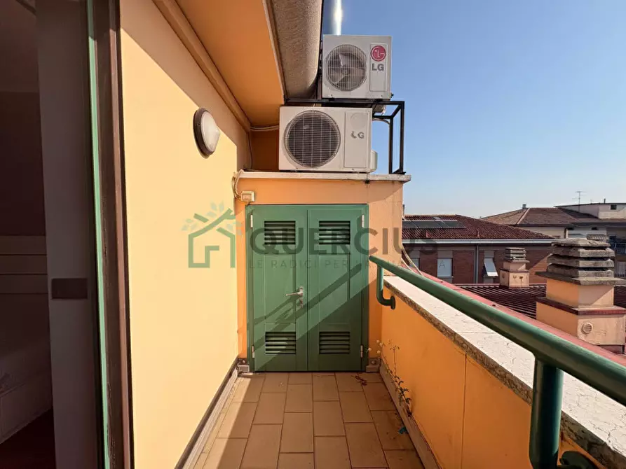 Immagine 9 di Appartamento in vendita  in Via Centro a Verona