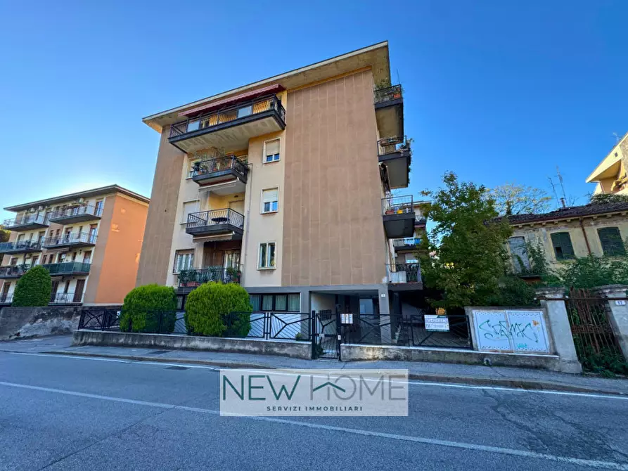 Immagine 3 di Appartamento in vendita  in Via Monte Ortigara 15 a Verona
