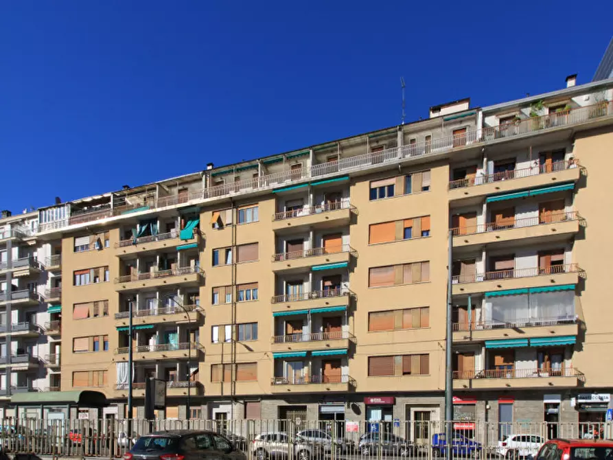 Immagine 12 di Appartamento in vendita  in Via Genova 180 a Torino