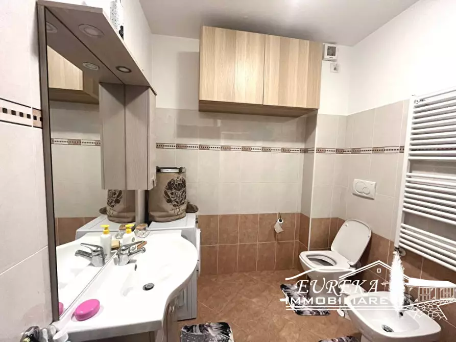 Immagine 17 di Appartamento in vendita  in Via Firenze a Castiglione Del Lago