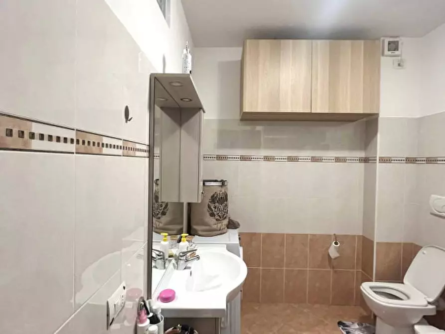 Immagine 18 di Appartamento in vendita  in Via Firenze a Castiglione Del Lago