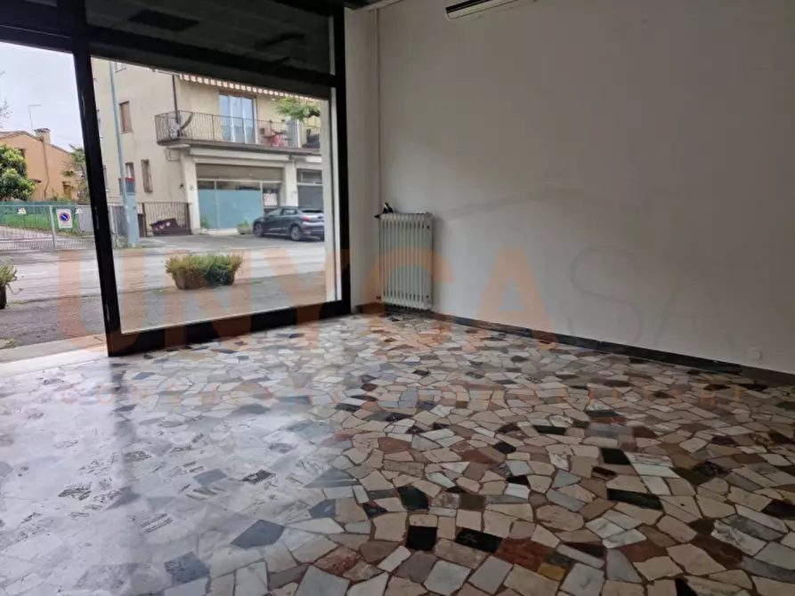 Immagine 1 di Attività commerciale in affitto  in Via Bonaventura Cavalieri a Padova