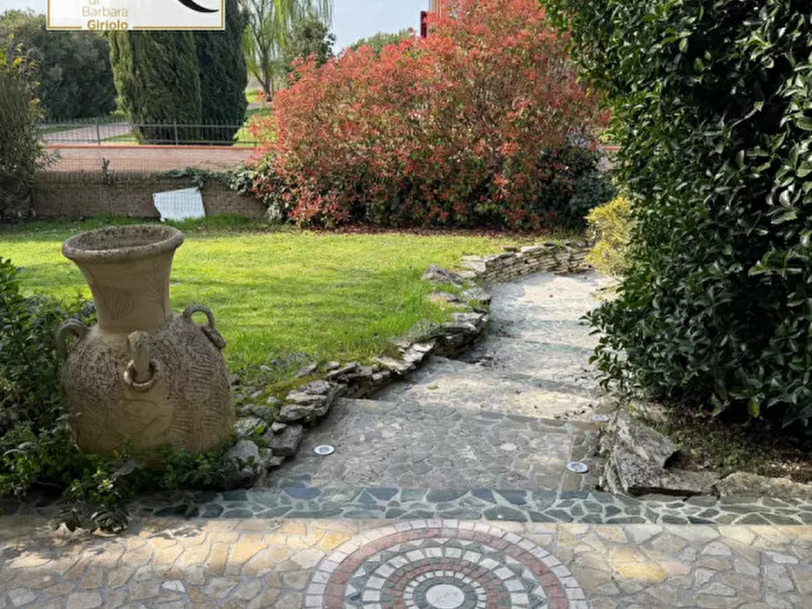 Immagine 4 di Villa in vendita  a Giacciano Con Baruchella