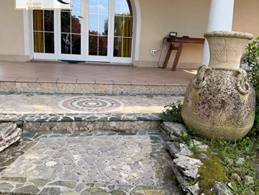 Immagine 5 di Villa in vendita  a Giacciano Con Baruchella