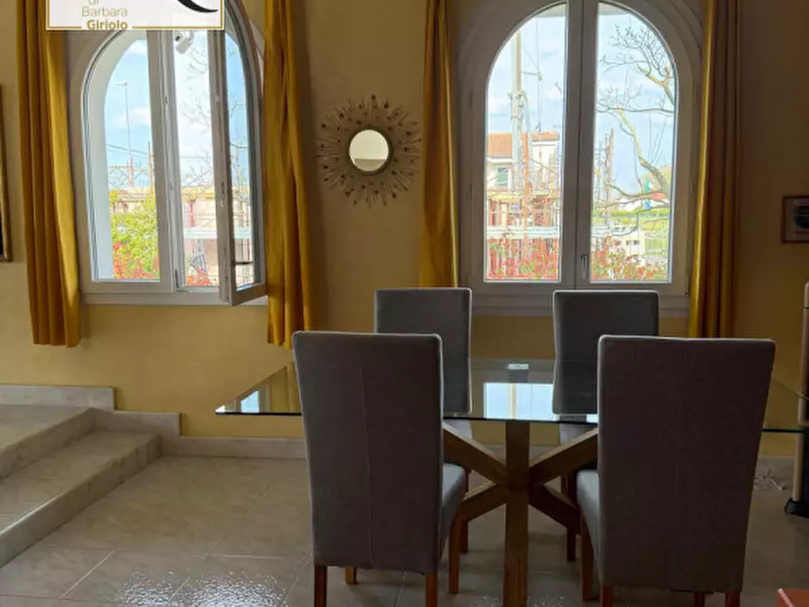 Immagine 11 di Villa in vendita  a Giacciano Con Baruchella