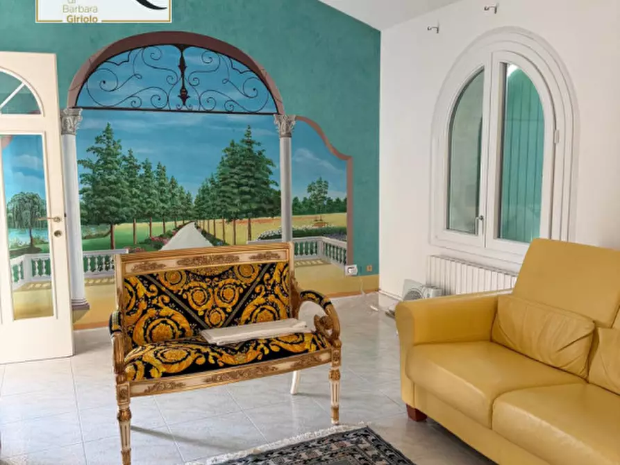 Immagine 14 di Villa in vendita  a Giacciano Con Baruchella