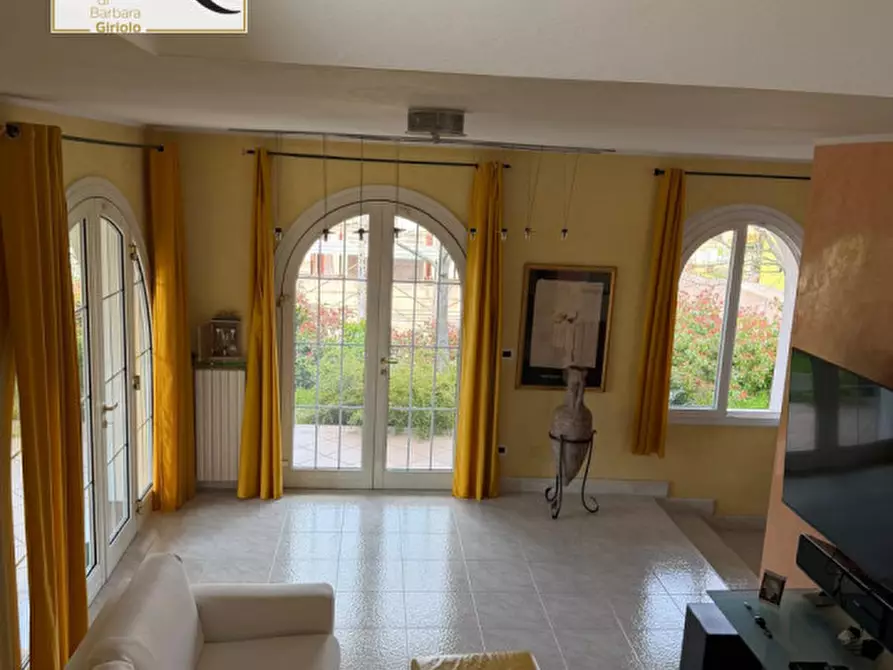 Immagine 15 di Villa in vendita  a Giacciano Con Baruchella