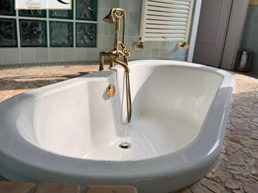 Immagine 29 di Villa in vendita  a Giacciano Con Baruchella