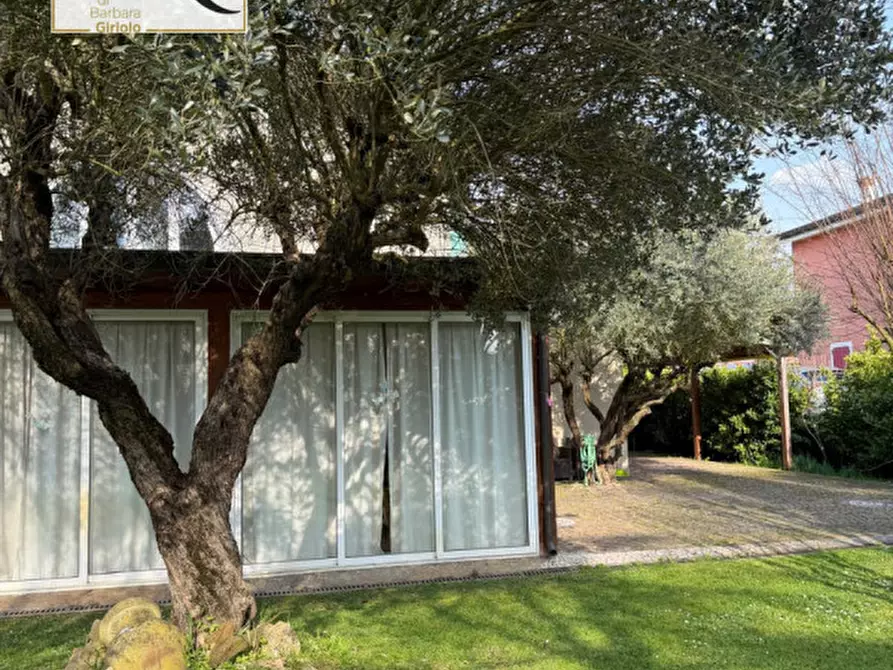 Immagine 33 di Villa in vendita  a Giacciano Con Baruchella