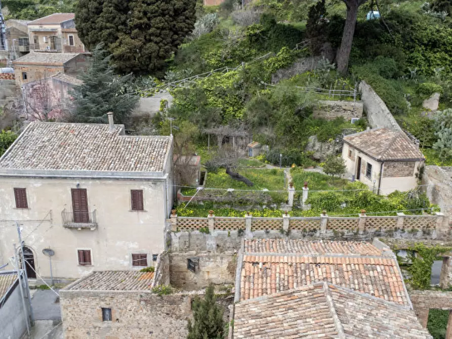 Immagine 1 di Appartamento in vendita  in Strada Provinciale 50 di Castanea delle Furie 29 a Messina