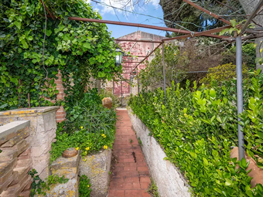 Immagine 38 di Appartamento in vendita  in Strada Provinciale 50 di Castanea delle Furie 29 a Messina