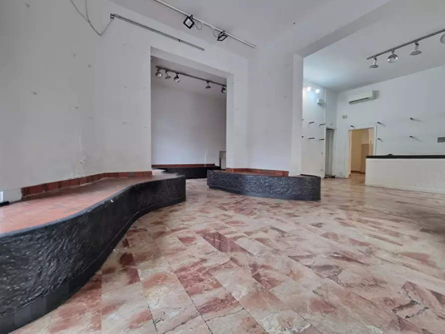 Immagine 3 di Negozio in vendita  in VIA DEGLI ARTISTI a Firenze