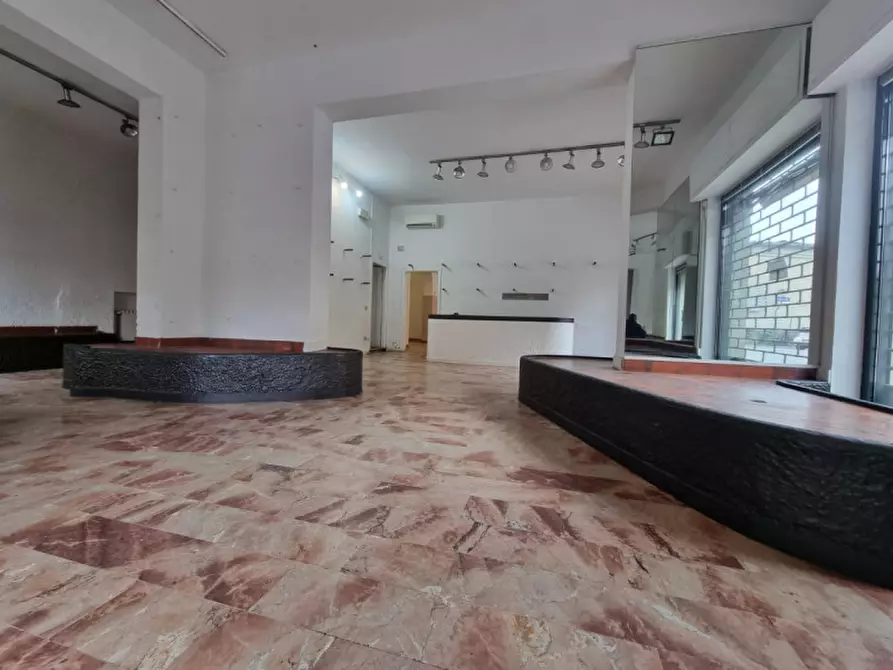 Immagine 10 di Negozio in vendita  in VIA DEGLI ARTISTI a Firenze