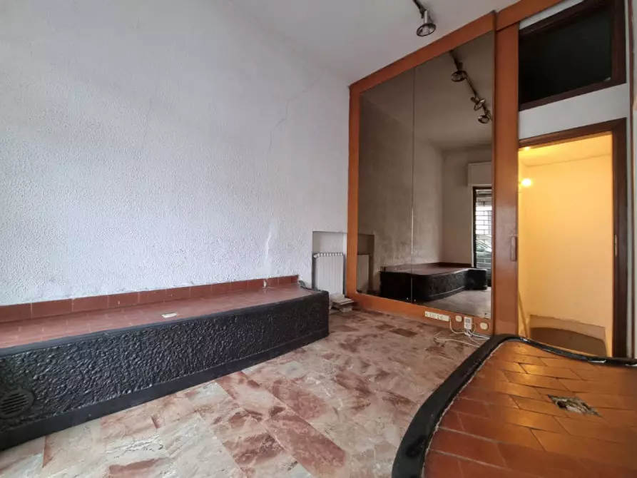 Immagine 11 di Negozio in vendita  in VIA DEGLI ARTISTI a Firenze
